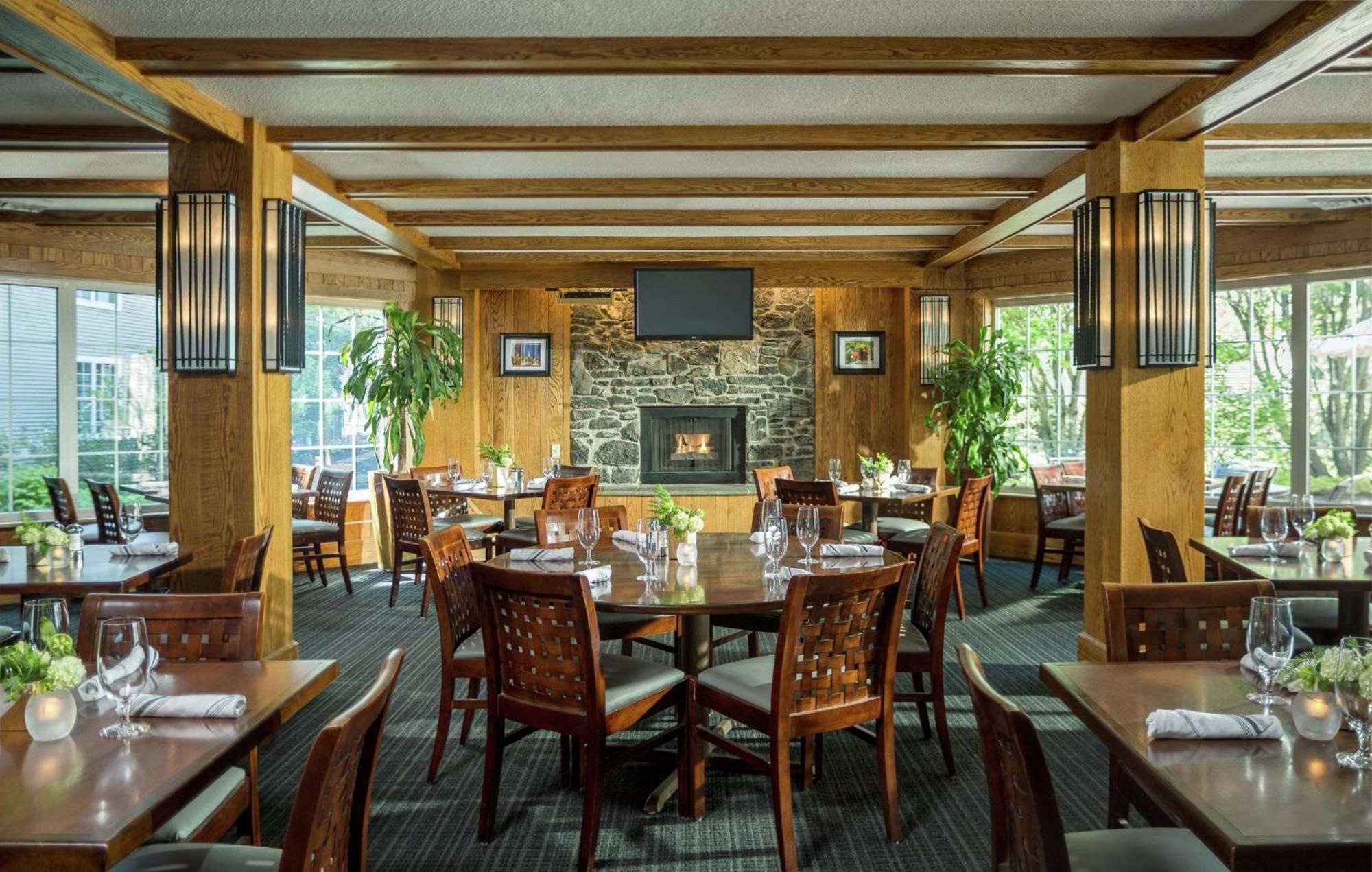 Doubletree By Hilton Hotel Burlington Vermont Exteriör bild