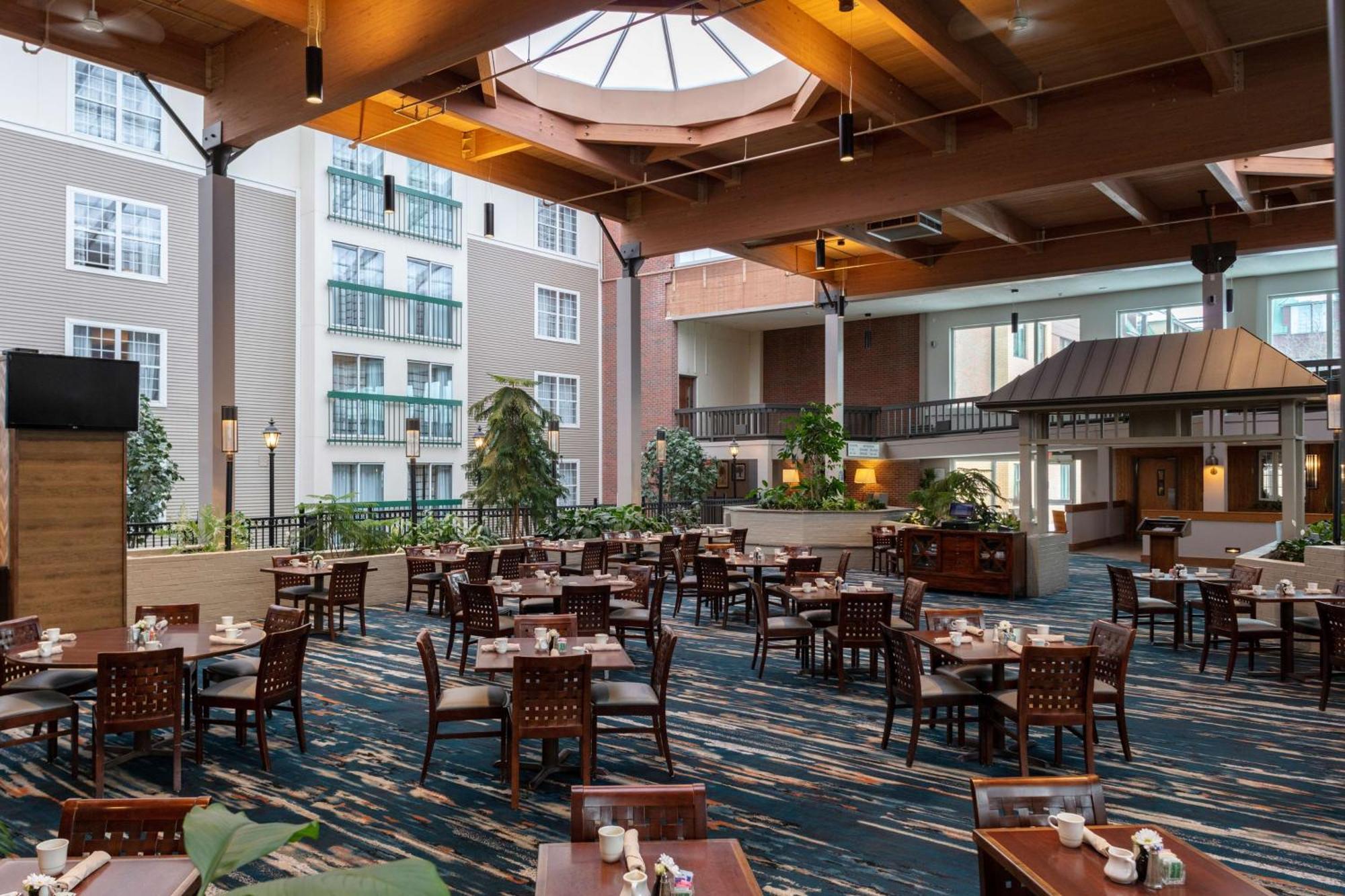 Doubletree By Hilton Hotel Burlington Vermont Exteriör bild